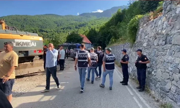 Përplasje në Theth/ IKMT vijon shembjen e godinave pa leje, pronarët kërcënojnë: Jemi konform ligjit