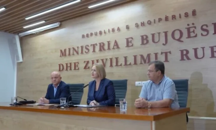 Pezullohen kontrollet e AKU/ Urdhri pas ankesave për praktika abuzive. Të gjithë inspektorët në vetting