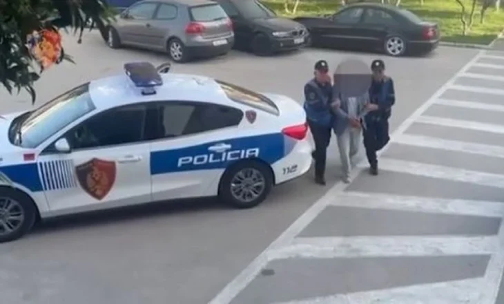Plagosi me thikë një person, merr fund arratia e 17-vjeçarit në Durrës