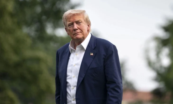 “Po hyn në territor të rrezikshëm”, Trump tallet me Medvedev: Ish-presidenti i dështuar rus të ketë kujdes me fjalët
