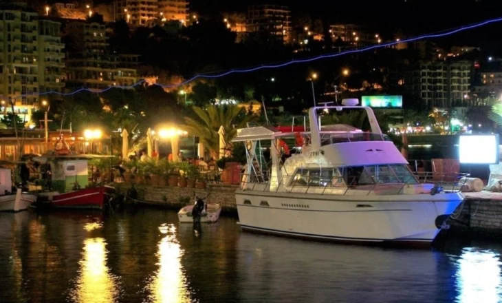 Po lundronin me jet ski, dy vëllezërit fancezë përplasen me njëri-tjetrin në Ksamil