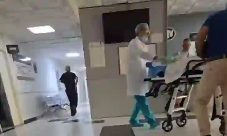 “Po më vdes çupa ore”/ Momente tensioni! Adoleshentja niset drejt Traumës, policia shoqëron në komisariat babanë