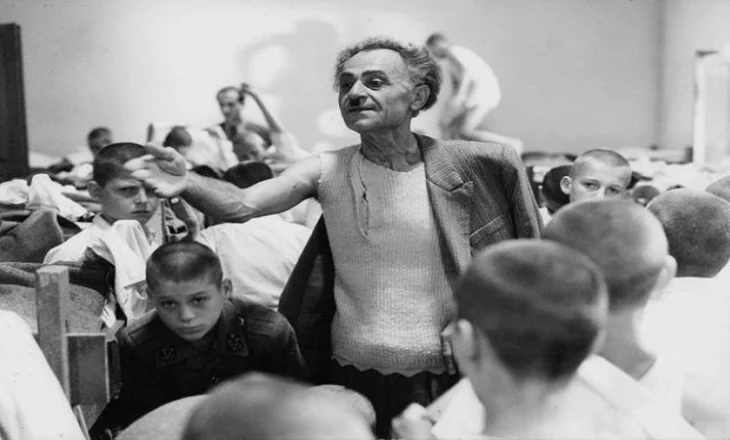 “Po si i rrihje jetimët, të ngectë në fyt buka që ha”/Si ‘u sulmua’ Kadri Roshi në Berat…