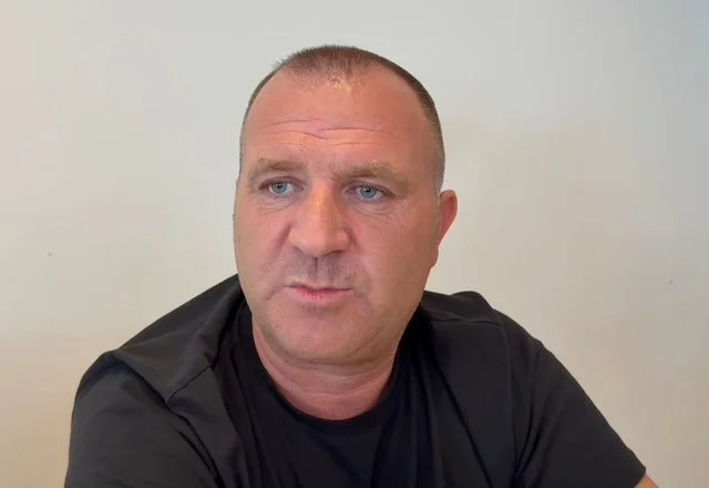 Polici i Rrugores akuza ndaj oficerit që dhunoi kamarierin: Më përplasën gruan te vizat e bardha, Ardian Isufi fshehu..