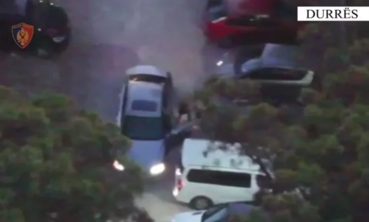 Policia aksion në Durrës/ Sekuestrohet drogë, dy jelekë antiplumb dhe armë, tre në pranga