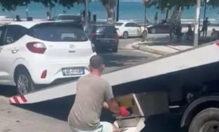 Policia aksione blic në qytetin bregdetar, gjoba të majme dhe konfiskim makine për parkimet e gabuara në rrugë