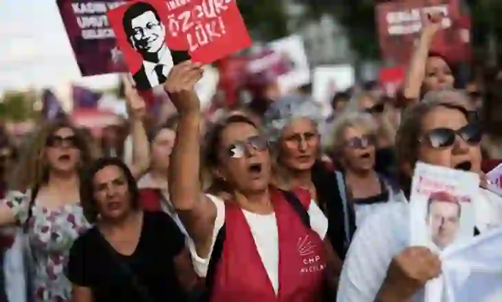 Prangat ende “tunden” në Turqi/ Arrestohen tre kryebashkiakë të tjerë nga opozita