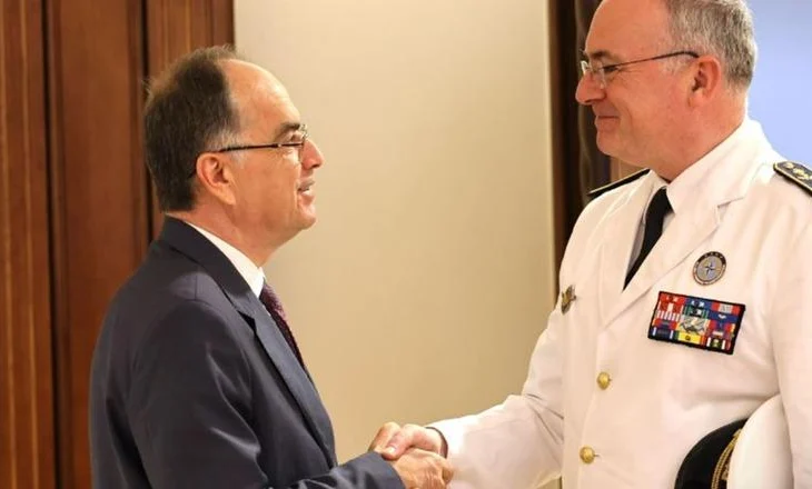 Presidenti Begaj takim me Admiralin Pierre Vandier: Rikonfirmojmë angazhimin e Shqipërisë për sigurinë dhe stabilitetin rajonal