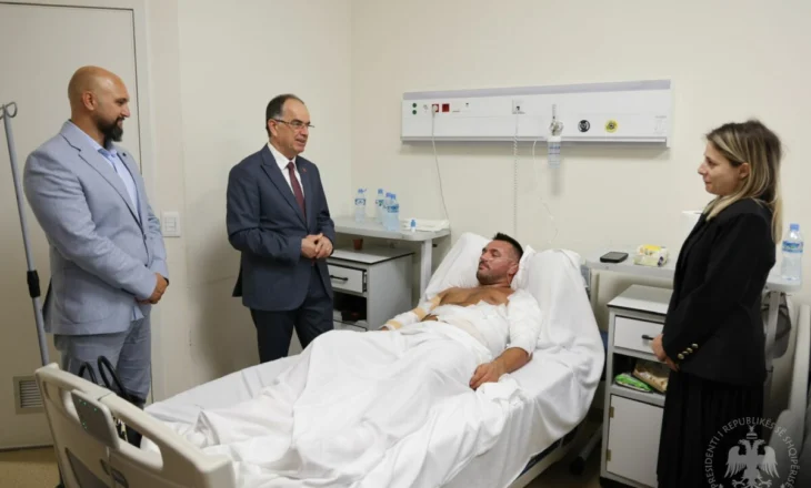 Presidenti Begaj viziton shefin e Komisariatit të Delvinës pas plagosjes nga zjarri në Senicë