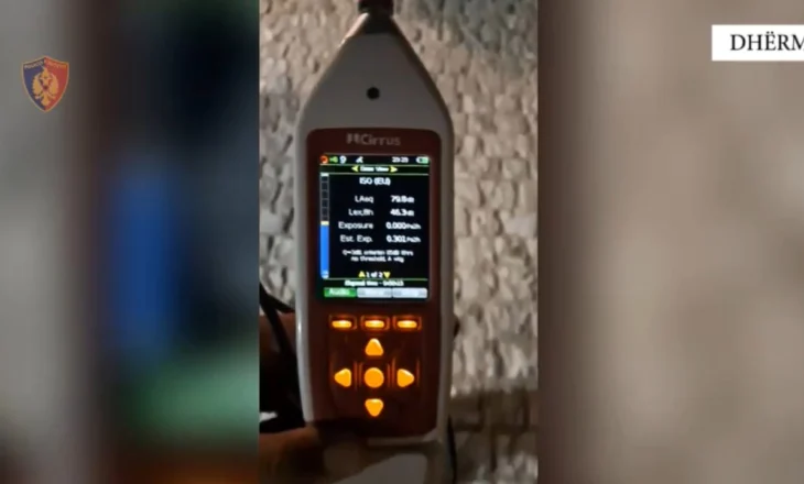 Prishi qetësinë publike duke vënë muzikë mbi normat e lejuara në një beach bar në Dhërmi, gjobitet me administratori i subjektit
