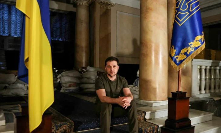 Pse presidenti Zelenskyy po ndryshon qeverinë në Ukrainë?