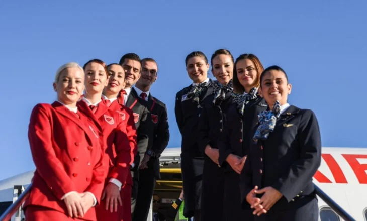 Punonjësit e Air Albania në protestë: Na jepni rrogat, po rrezikohet jeta e qytetarëve!
