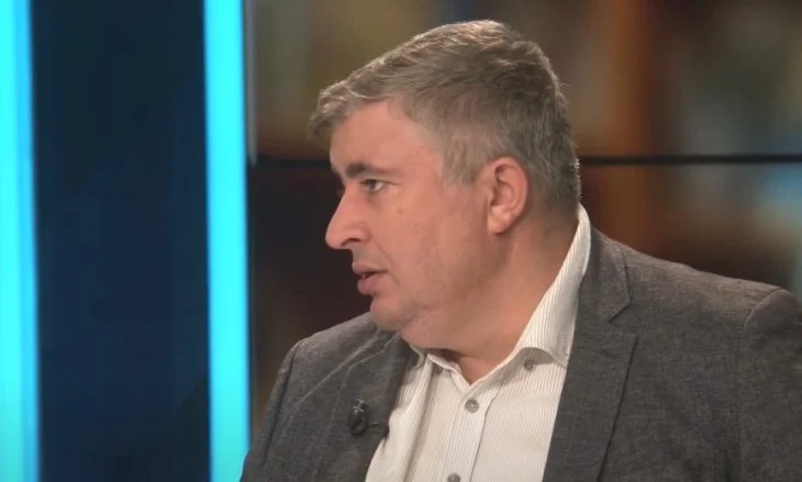 “Qëndrimi i tij në dy poste është i paligjshëm”/ Kriza politike në Kosovë, flet Nurellari: Kurti po shkel Kushtetutën