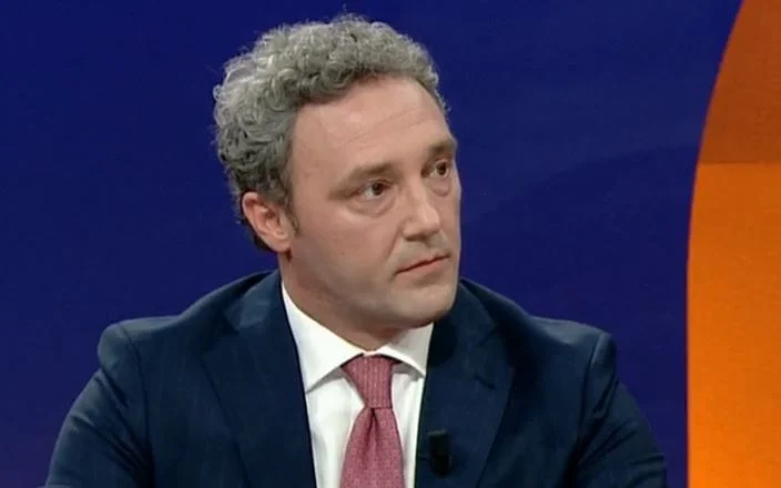 “Qeveria u premtoi falje, sot i shemb”, Spahia: Ja çfarë fshihet pas sulmit të kryeministrit