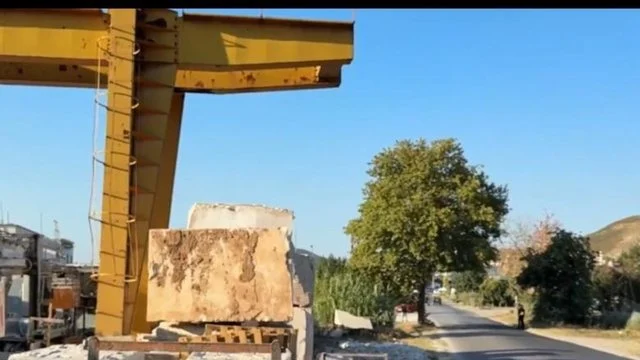 Qeveria ultimatum bizneseve pranë akseve kombëtare: Keni 7 ditë kohë të lironi territorin e zaptuar