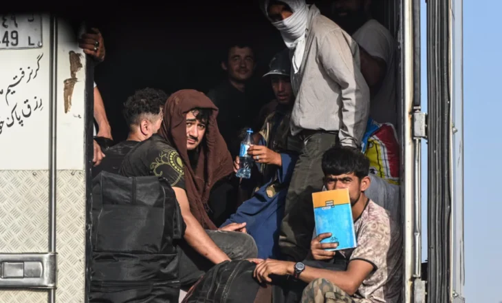 Qindra mijëra afganë detyrohen të largohen nga Irani, thotë OKB-ja