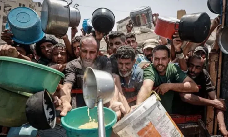 Qindra të vdekur nga mungesa e ushqimit, Izraeli shpall “pauzë taktike” në Gaza, do të lejohet kalimi i ndihmave humanitare