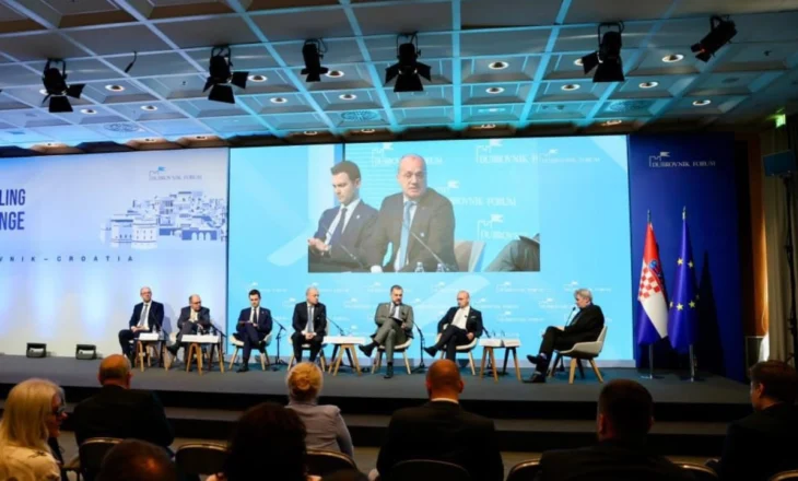 “Rajoni, jo periferi e Europës”, ministri Hasani në Forumin e Dubrovnikut: Integrimi, pjesë thelbësore