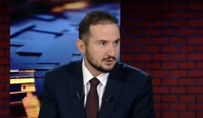 “Rama i sheh si problematikë të gjithë njerëzit e lirë”,Salianji:Edhe të dënuarit e PS-së janë viktima të kryeministrit