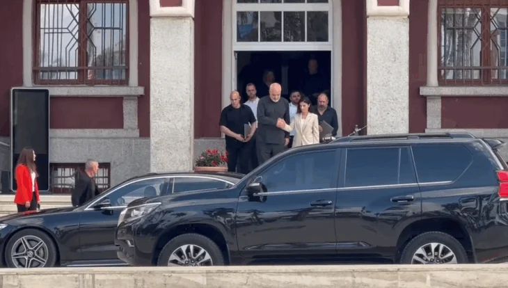 Rama në Bashkinë e Durrësit, përfundon takimi për lirimin e hapësirave publike