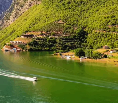 Rama poston një video magjike nga Zvina në Pukë, një mrekulli e fshehur me aventurë dhe kulinari