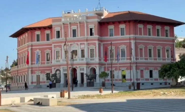 Rama vizitë surprizë në Bashkinë e Vlorës/ Qyteti bregdetar blindohet nga policia, ja çfarë pritet të ndodhë