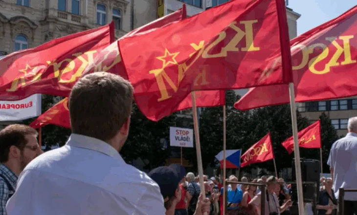 Republika Çeke ndalon propagandën komuniste