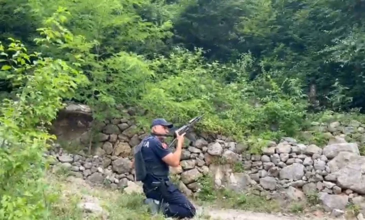Revoltë në Theth ndaj prishjes së ndërtimeve, qytetarët gjuajnë me molotov kundër…