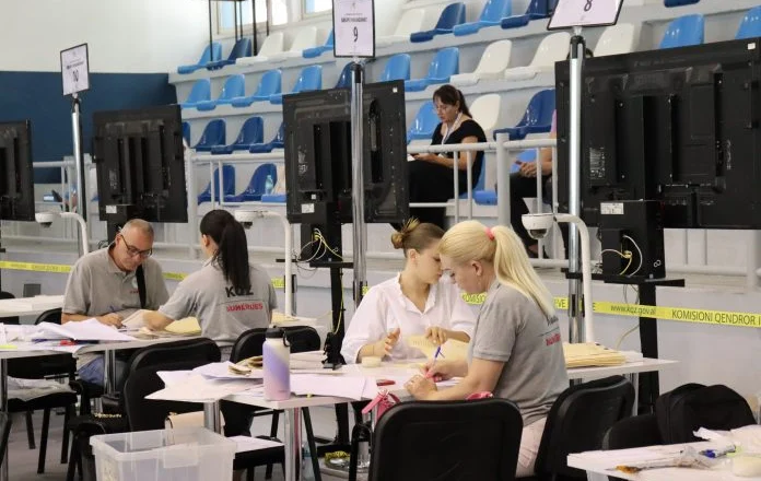 Rinumërohen votat e Durrësit, hapen 375 kuti përfshirë 85 të diasporës