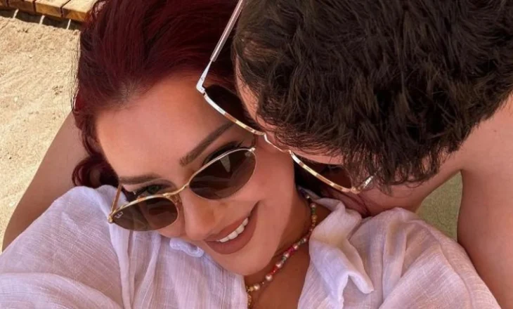 Ronela Hajati ndez rrjetin me një foto misterioze: A është këngëtarja në një romancë të re?