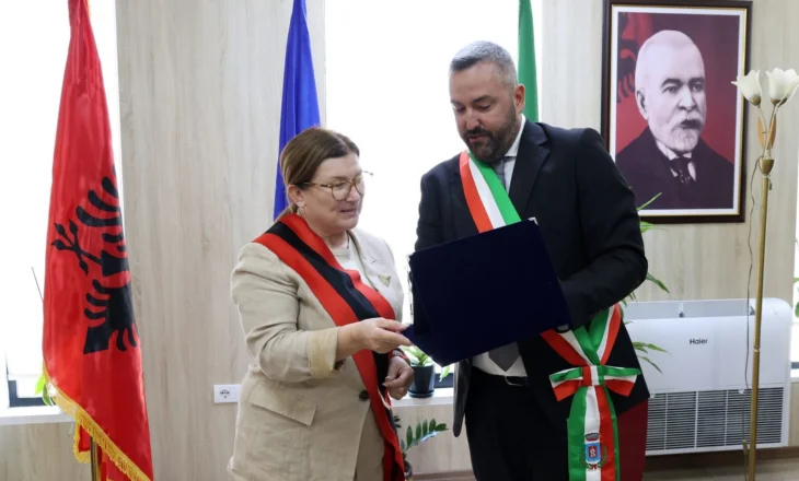 Roskovec – Kryebashkiakja Majlinda Bufi pret nënkryetarin e Komunës së Ururit, Itali: Vëllazëria arbëreshe ringjall trashëgiminë