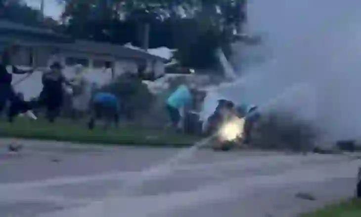 Rrëzohet aeroplani në Florida, banorët shpëtojnë 4 pasagjerët (VIDEO)