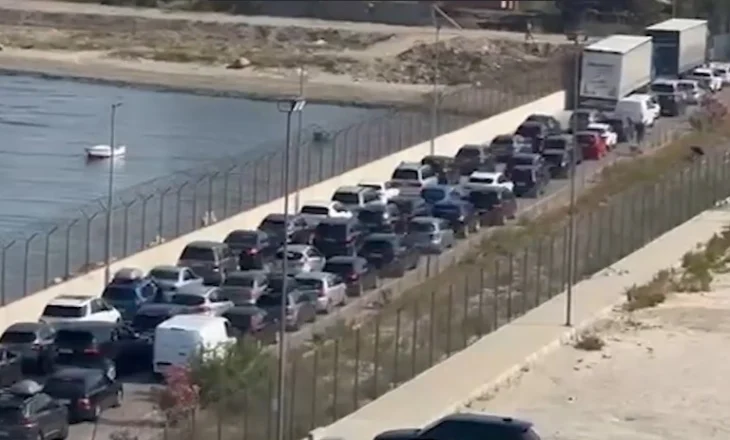 Rritet fluksi i turistëve dhe emigrantëve në Vlorë, sezoni turistik hyn në kulmin e tij