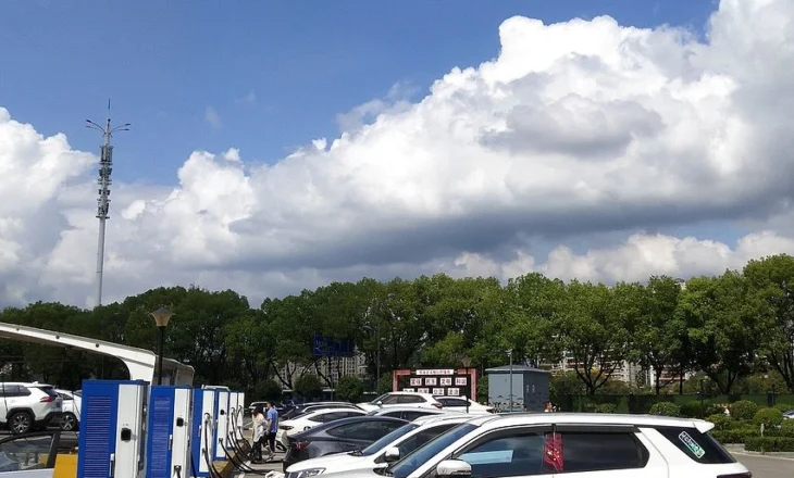 Rritet prodhimi i automjeteve me energji të re