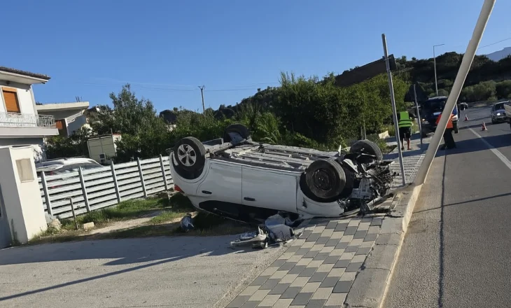 Sarandë: Aksident në mesnatë, mjeti del nga rruga, plagoset drejtuesi 22-vjeçar