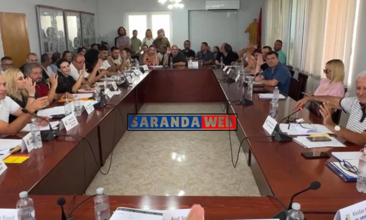 Sarandë: Të Majtë dhe të Djathtë bëhen bashkë kundër Nivicës – VIDEO
