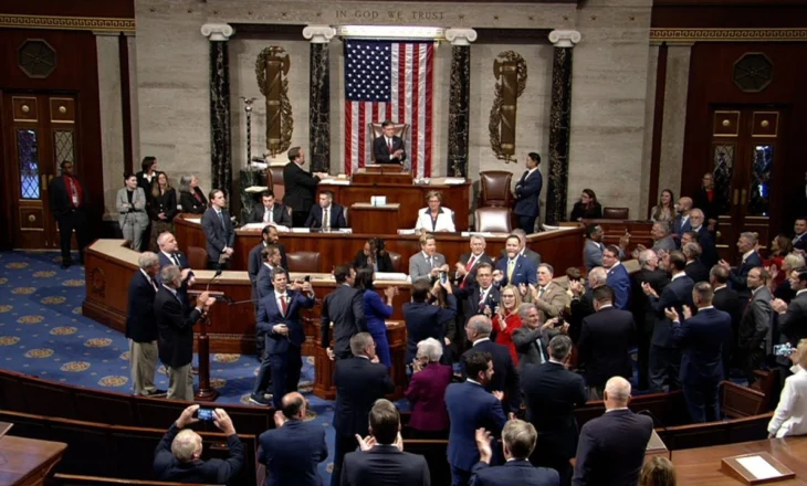 Senati amerikan miraton “Projektligjin e madh dhe të bukur” të Trump, dy senatorë amerikanë votuan kundër