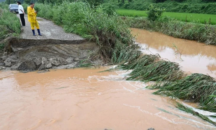 Shira të rrëmbyeshëm dhe përmbytje në disa zona në Korenë e Jugut, 2 viktima dhe mijëra të evakuuar në të gjithë vendin