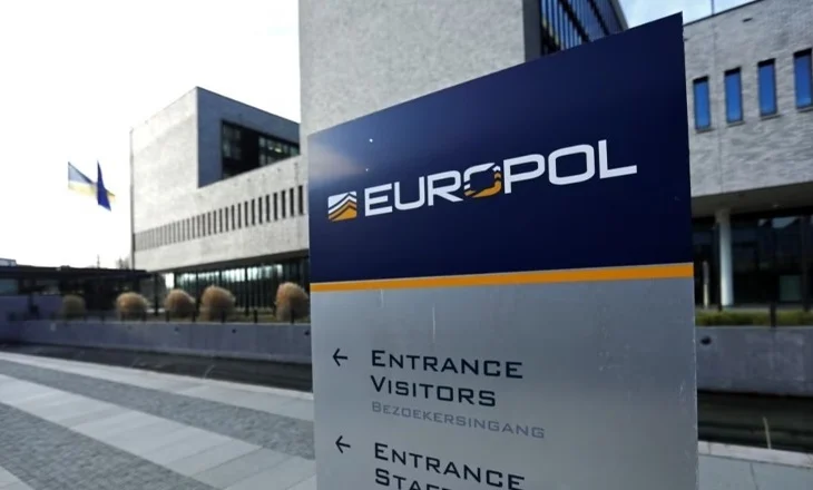 Shkatërrohet organizata kriminale/ Prostitucion e lypje, 15000 policë në aksion, rrjeti i gjerë i trafikimit të…