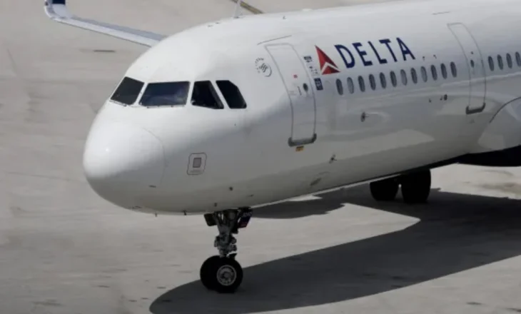Shmanget për ‘fije të perit’ tragjedia ajrore në SHBA, avioni i Delta për pak sa nuk përplaset nga një tjetër aeroplan që po ulej