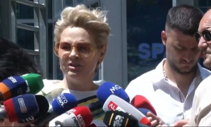 “Shpenzova 245 mijë dollarë në Las Vegas me Bebe Rexhën”/ Kryemadhi: Ishte 10-vjetori i ditëlindjes së vajzës