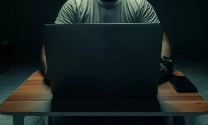 Shpërndau video pornografike me të mitur në rrjetet sociale, arrestohet 23-vjeçari në Gjirokastër