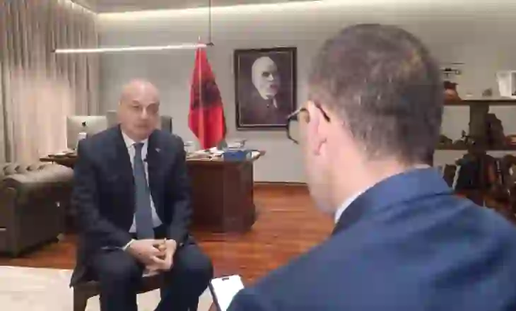 Shqipëria evakuon nga Irani pesë shqiptarë, ministri Hasani tregon detajet