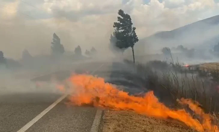Shqipëria nën flakë, bllokohen Saranda dhe Kakavija