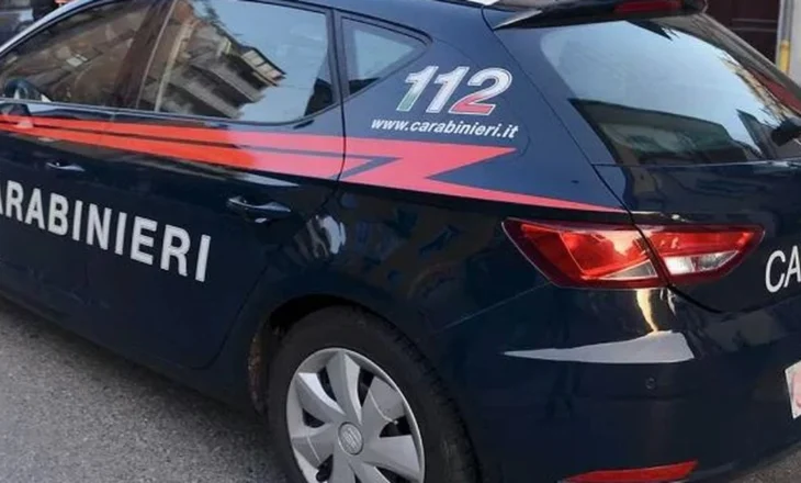 Shqiptari kthehet i dehur në shtëpi dhe kërcënon partneren, karabinieri plagoset duke u përpjekur që ta ndalonte