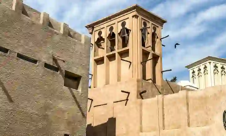 Si e mposhtin vapën ekstreme rrugët historike të Dubait të Vjetër