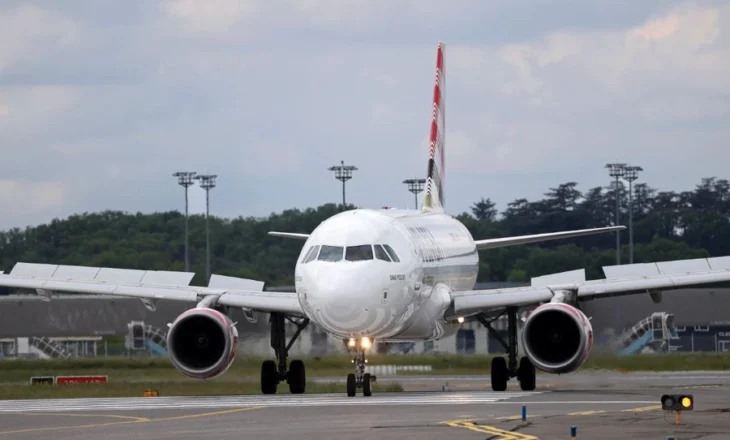 Si mund të përthithë një njeri, motori i avionit të ndaluar? IATA tregon çfarë ndodh