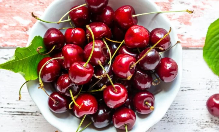 Si t’i ruajmë qershitë pa u zbutur? Këshilla që zgjasin jetëgjatësinë deri në disa muaj