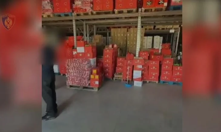 “Siguria Ushqimore”/ Zbulohet në Vorë magazina ku falsifikoheshin skadencat e produkteve ushimore