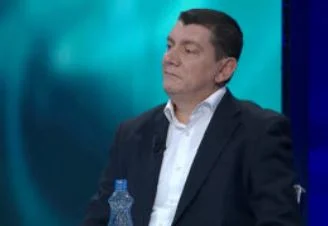 “Sikur ka një lloj mpirje në PD”, Erl Murati: Nga i dyti deri te roja e godinës janë me sytë nga…